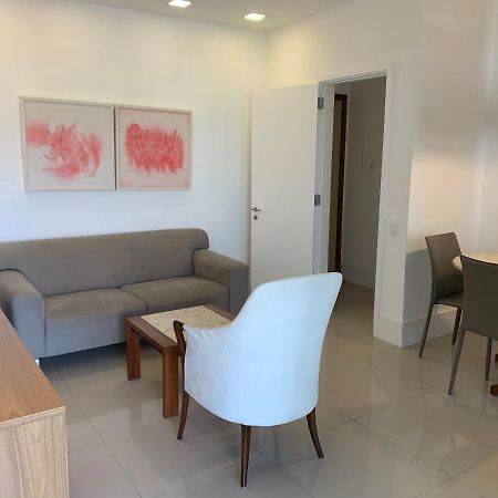 Flat Com 65 Metros; Sala; Duas Suites; Cozinha Recem-Reformado Rio de Janeiro Kültér fotó