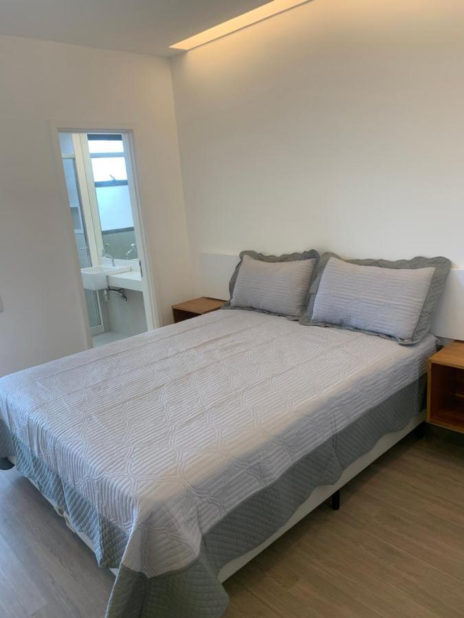 Flat Com 65 Metros; Sala; Duas Suites; Cozinha Recem-Reformado Rio de Janeiro Kültér fotó