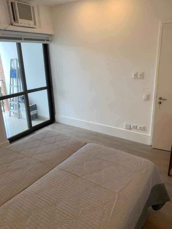 Flat Com 65 Metros; Sala; Duas Suites; Cozinha Recem-Reformado Rio de Janeiro Kültér fotó